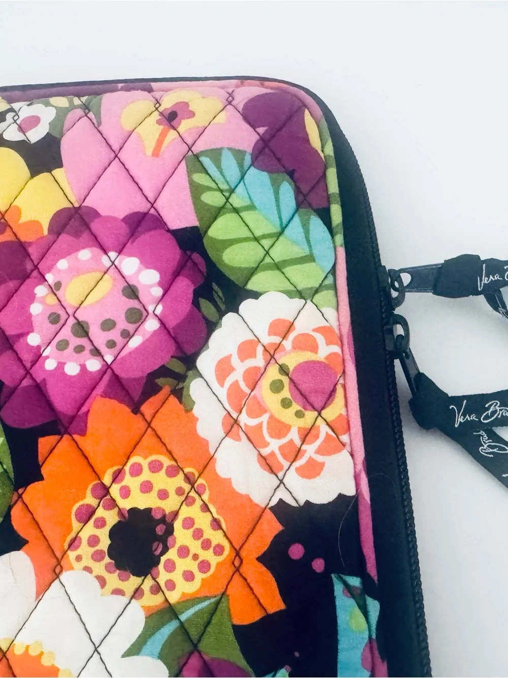 Vera Bradley Va Va Bloom Quilted Laptop Sleeve Padded Soft Zips Inside Pocket